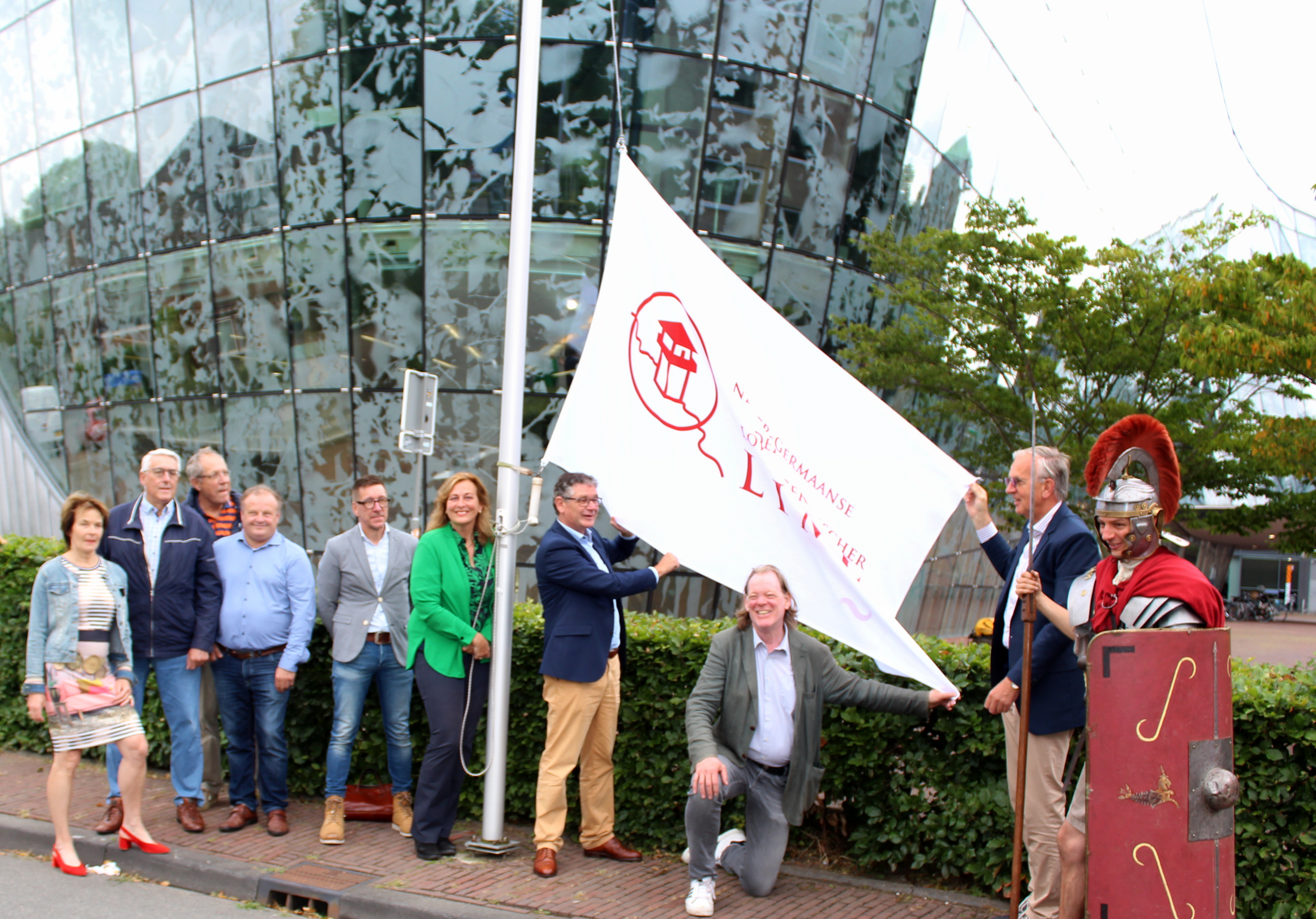 Feestelijke ceremonie Limesvlag Morvenna Goudkade